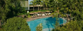 Garden pool at Mövenpick BDMS Wellness Resort Bangkok